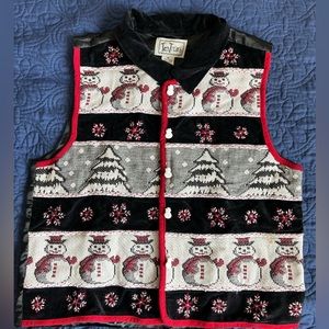 Size medium Tantrums snowman vest.  Snowman buttons.